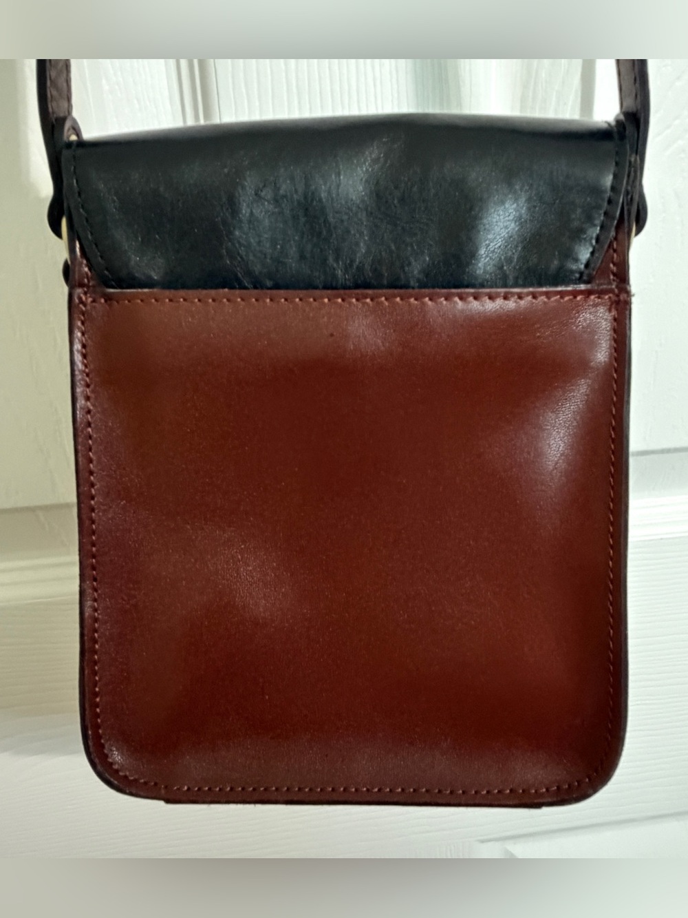 Patricia Nash Lari Leather Crossbody Bag - Picture 2 of 9
